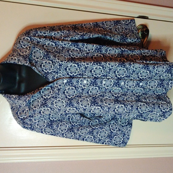 Foxcroft Tops - Foxcroft Navy Blue White Floral Cotton 3/4 Sleeves Non Iron Size 14